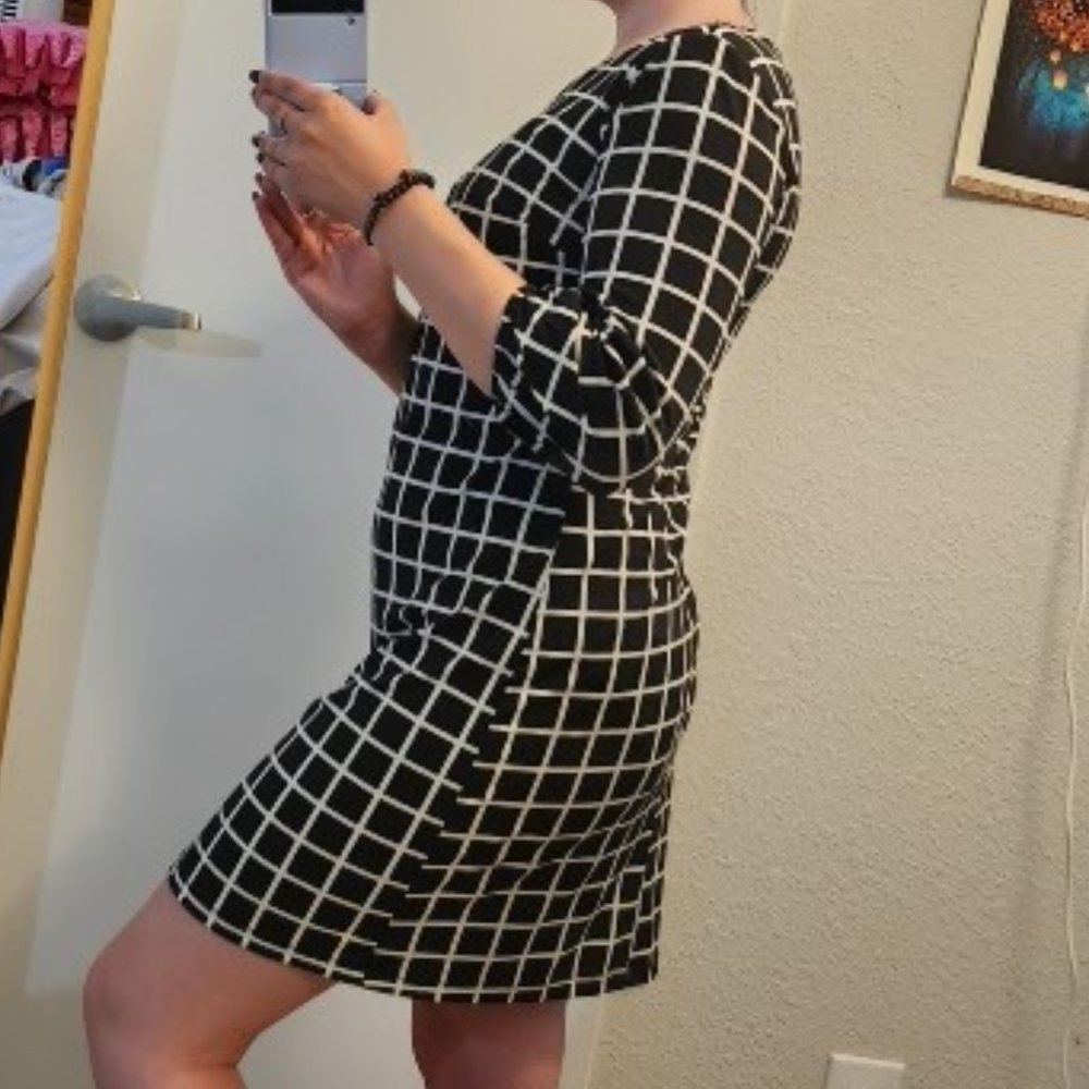 Dress - Picture 4 of 6